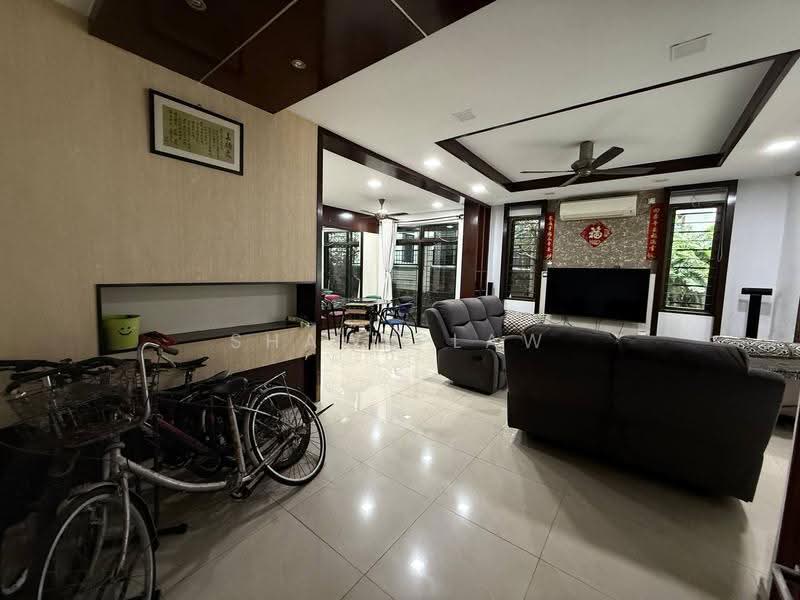 Rumah Berkembar untuk Dijual di Taman Mount Austin (Tebrau) - Shawn Law - Living Room - PropertyGuru.com.my