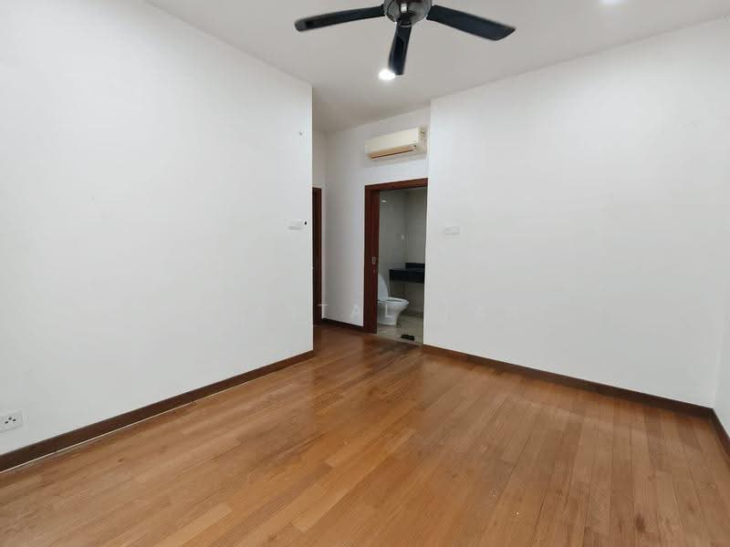 Residential Land for Rent in Medini (Iskandar Puteri (Nusajaya)) - Crystal Tan - Bathroom - PropertyGuru.com.my