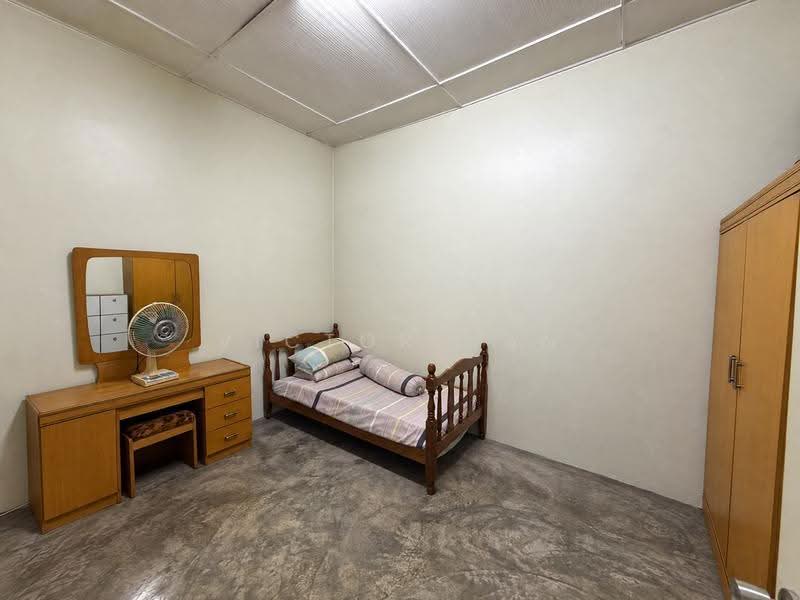 2-storey Terraced House for Sale in Jalan Klang Lama (Old Klang Road) (Kuala Lumpur) - Victor Han - Bedroom - PropertyGuru.com.my