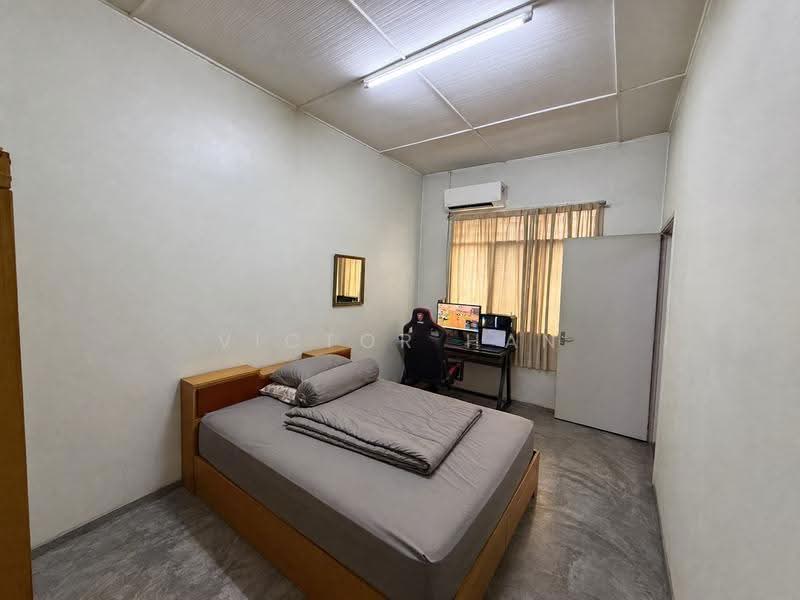 2-storey Terraced House for Sale in Jalan Klang Lama (Old Klang Road) (Kuala Lumpur) - Victor Han - Bedroom - PropertyGuru.com.my