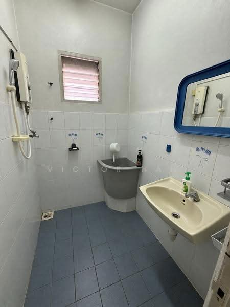 2-storey Terraced House for Sale in Jalan Klang Lama (Old Klang Road) (Kuala Lumpur) - Victor Han - Bathroom - PropertyGuru.com.my