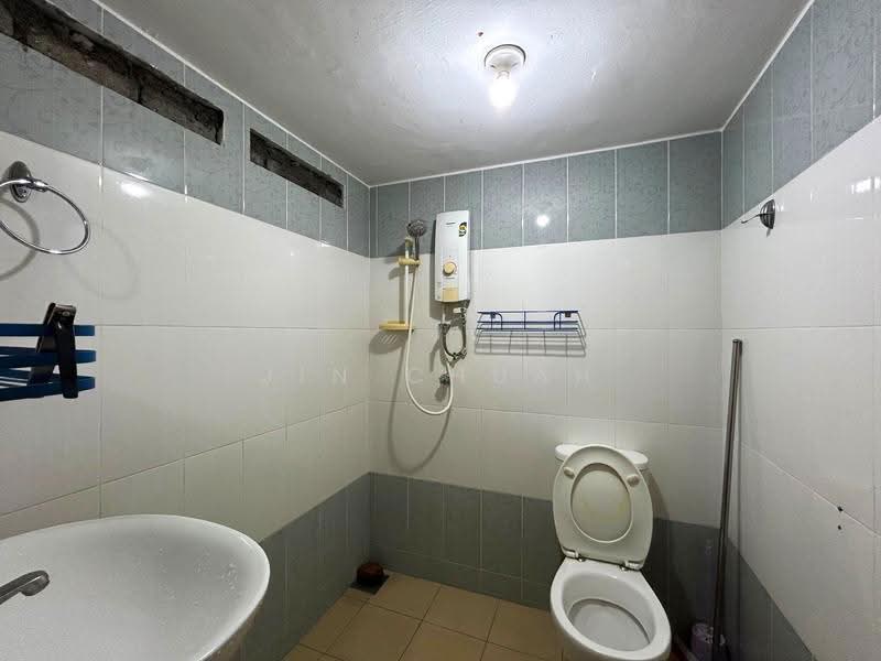 Semi-Detached House for Sale in Bukit Bendera (Ayer Itam) - Jin Chuah - Bathroom - PropertyGuru.com.my