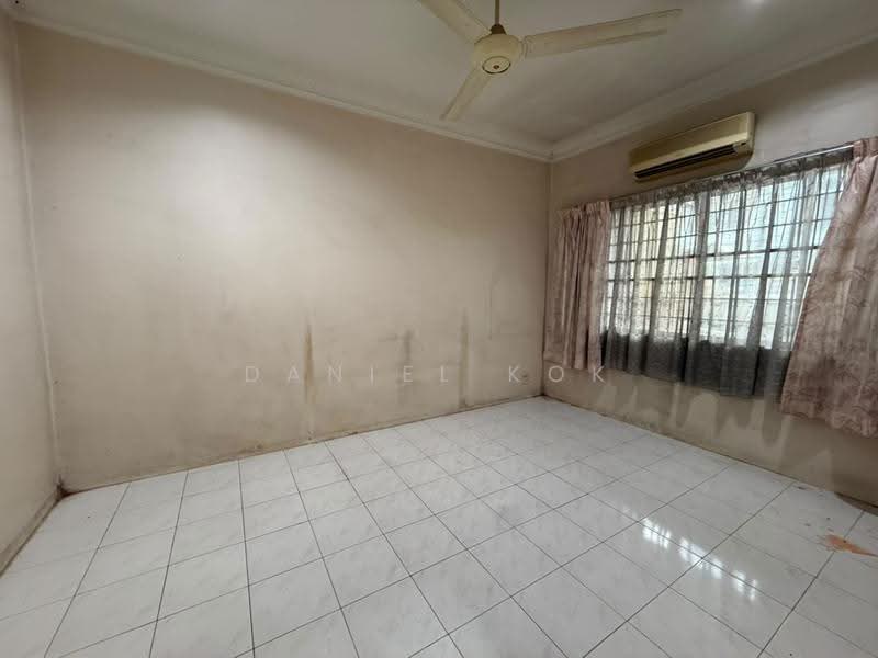 1-storey Terraced House for Sale in Taman Eng Ann (Klang) - Daniel Kok - Living Room - PropertyGuru.com.my