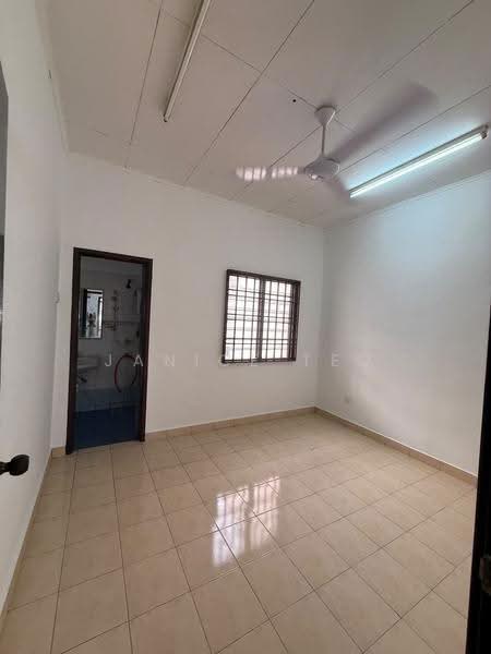 Terraced House for Sale in Taman Mutiara Rini (Skudai) - Janice Teo - Bathroom - PropertyGuru.com.my