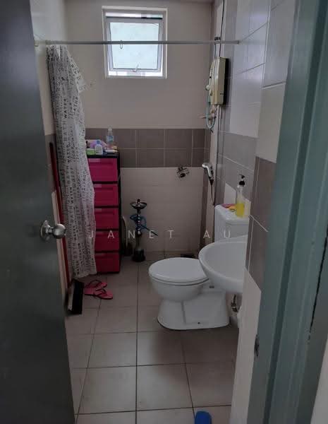 Service Residence for Sale at Garden @ One South - Janet Au - Bathroom - PropertyGuru.com.my