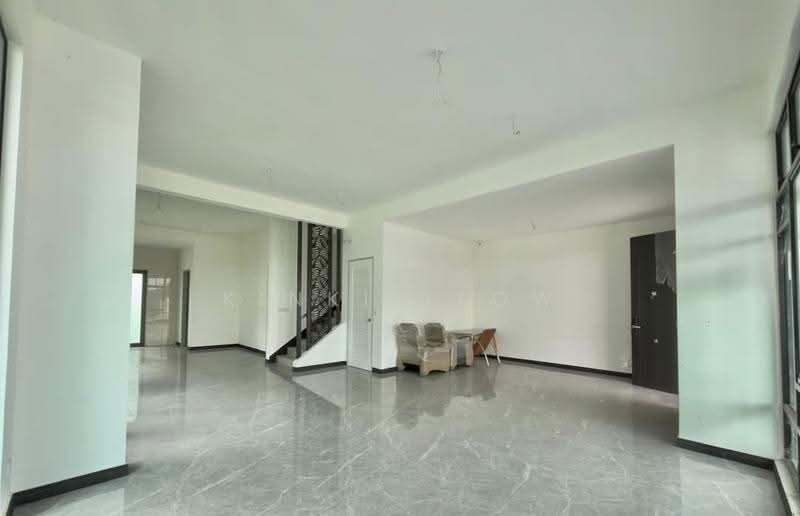 Rumah Berkembar untuk Dijual di Setia Tropika (Johor Bahru) - Kinki Teow - Living Room - PropertyGuru.com.my
