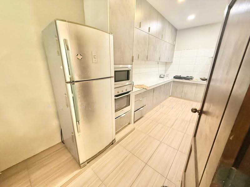 Bungalow House for Sale in Seksyen 27 (Shah Alam) - Ashraff Daniel - Kitchen - PropertyGuru.com.my