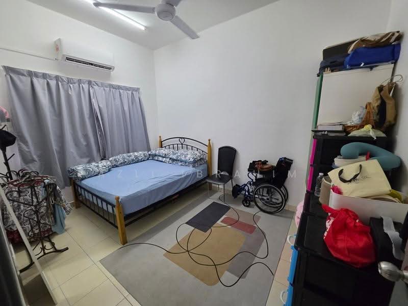 Rumah Berkembar untuk Dijual di Taman Tasik Semenyih (Semenyih) - Azli Ibrahim - Bedroom - PropertyGuru.com.my
