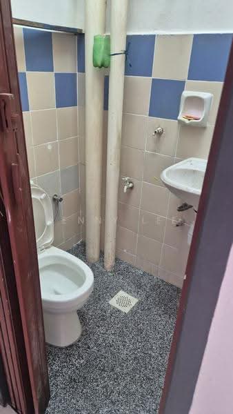 Flat for Rent at Pangsapuri Taman Tasik Sungai Chua - Benny Lee - Bathroom - PropertyGuru.com.my