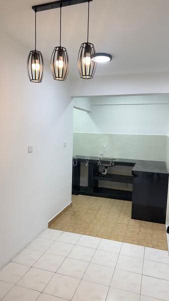 Pangsapuri untuk Dijual di Mawar Apartment - Zann Fauzan - Kitchen - PropertyGuru.com.my