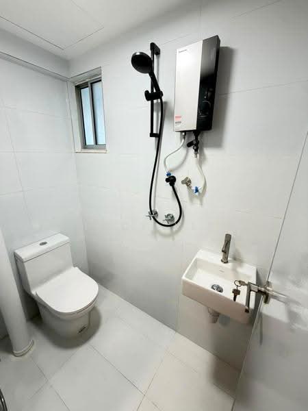 Apartment for Rent at Makmur Apartment - Eddy Lee - Bathroom - PropertyGuru.com.my