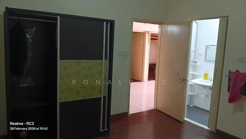 Apartment for Sale at Beverly Hills 2 - Ronald C2 - Master Bedroom - PropertyGuru.com.my
