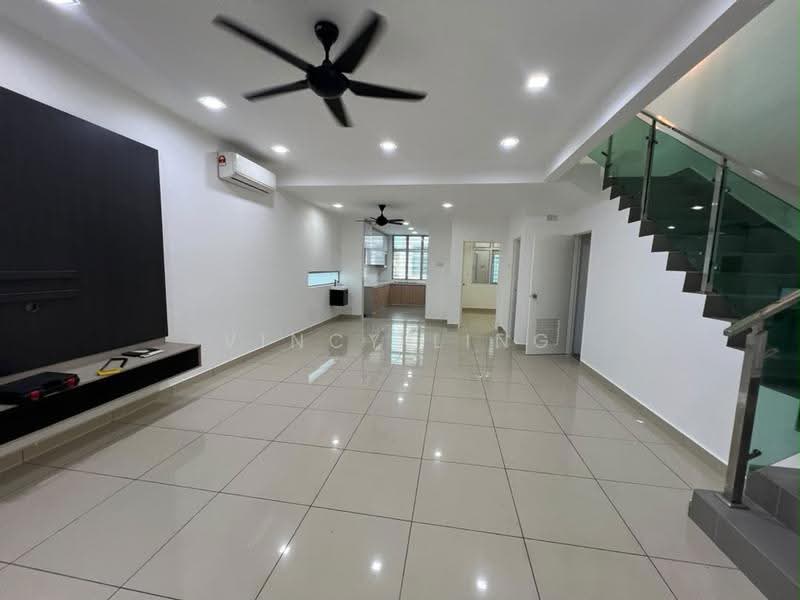 Rumah Teres 2-Tingkat untuk Dijual di Taman Mutiara Rini (Skudai) - Vincy Ling - Living Room - PropertyGuru.com.my