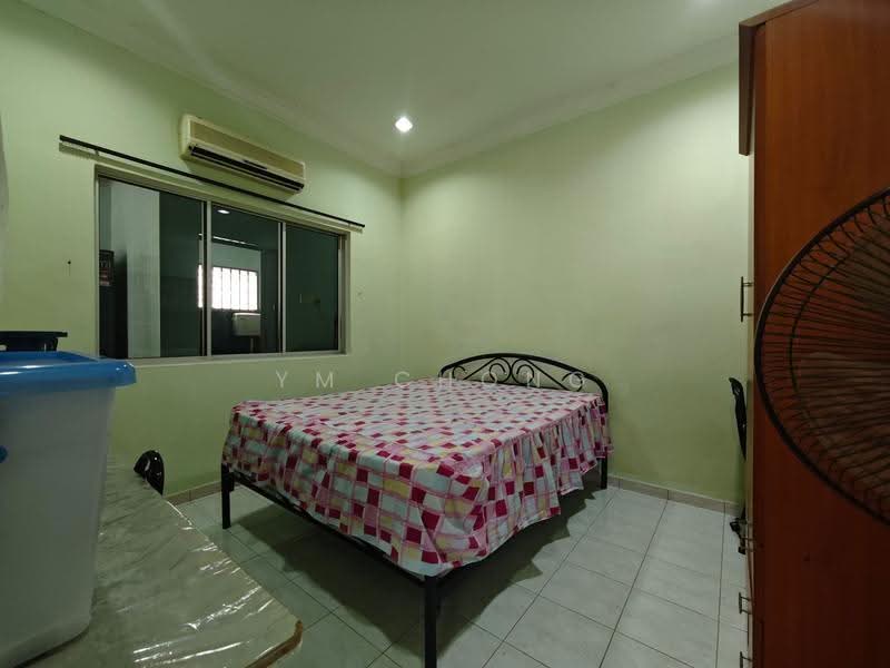 Rumah Teres 1-Tingkat untuk Dijual di Pulau Gadong (Klebang) - YM Chong - Bedroom - PropertyGuru.com.my