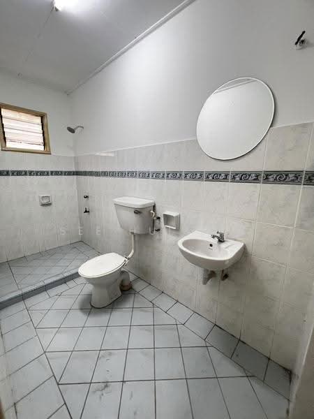 Terraced House for Sale in Bandar Kinrara Seksyen 5 (Bandar Kinrara) - See Hui Tan - Bathroom - PropertyGuru.com.my