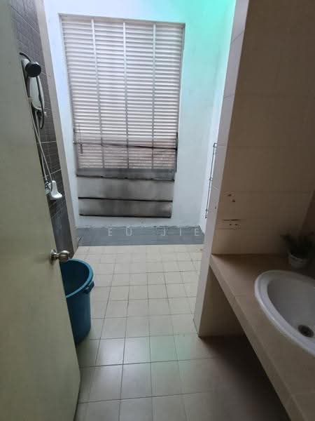 Rumah Teres untuk Disewa di Shah Alam (Selangor) - Eu Jie - Bathroom - PropertyGuru.com.my