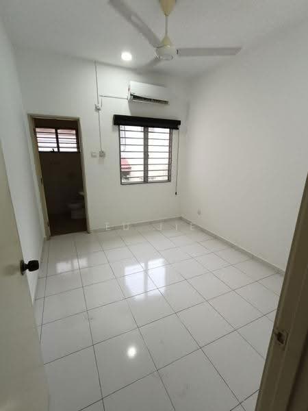 Rumah Teres untuk Disewa di Shah Alam (Selangor) - Eu Jie - Bathroom - PropertyGuru.com.my
