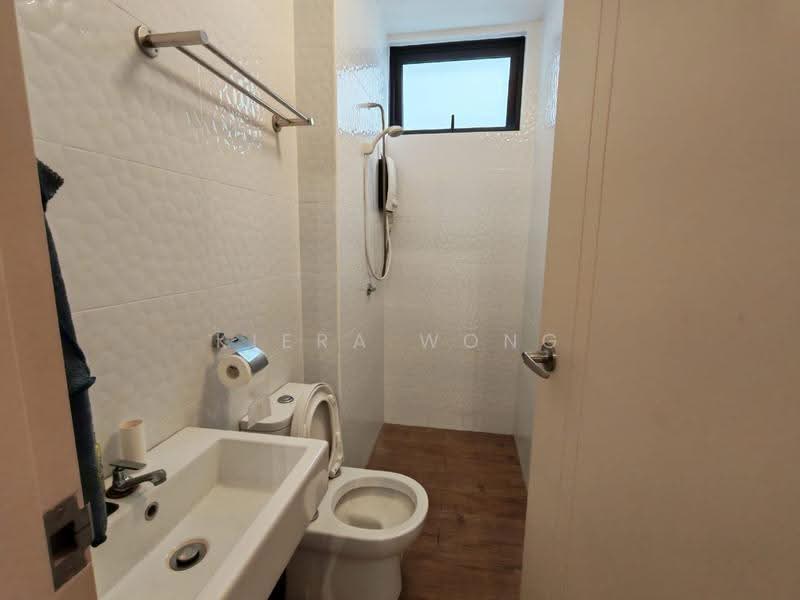 Kondominium untuk Dijual di The Quartz Residence - Kiera Wong - Bathroom - PropertyGuru.com.my