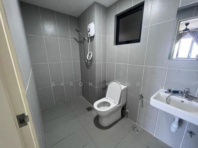 Kediaman Servis untuk Disewa di Damai Residence - Aaron Wong - Bathroom - PropertyGuru.com.my