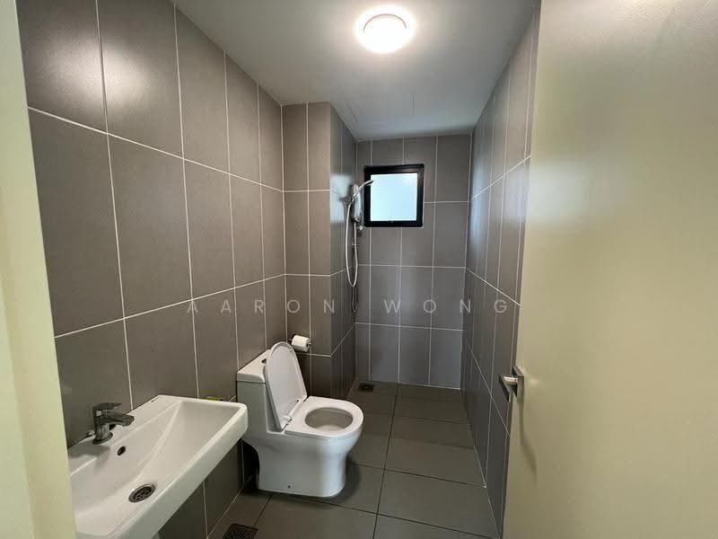 Kediaman Servis untuk Disewa di Damai Residence - Aaron Wong - Bathroom - PropertyGuru.com.my