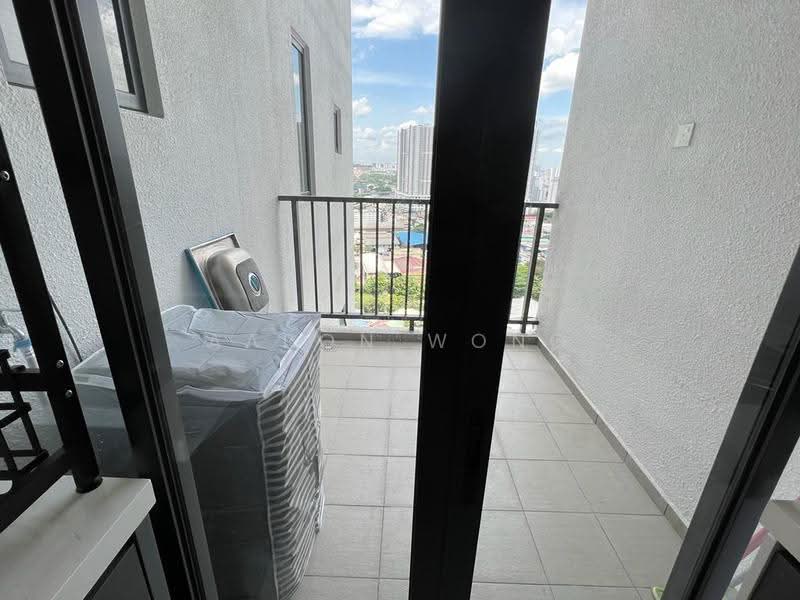Kediaman Servis untuk Disewa di Damai Residence - Aaron Wong - Balcony - PropertyGuru.com.my