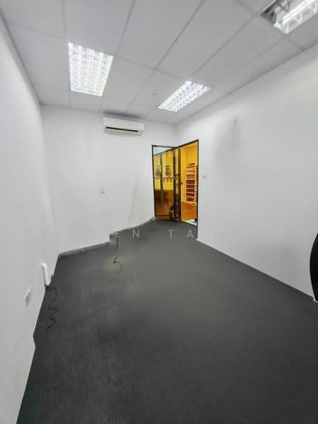 Shop for Rent in Taman Wahyu (Batu Caves) - Ben Tan - Interior - PropertyGuru.com.my