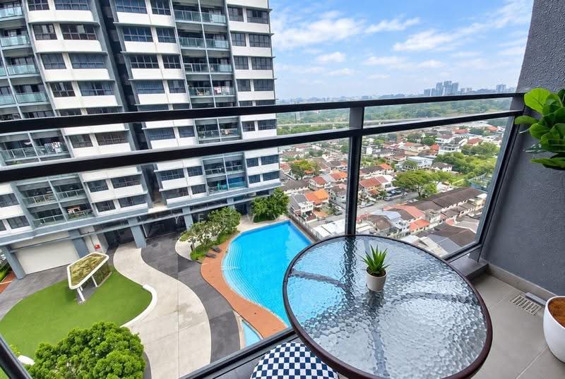 Kediaman Servis untuk Disewa di Seventeen Mall & Residences (Biji Living) - Yeevy Lee - Balcony - PropertyGuru.com.my