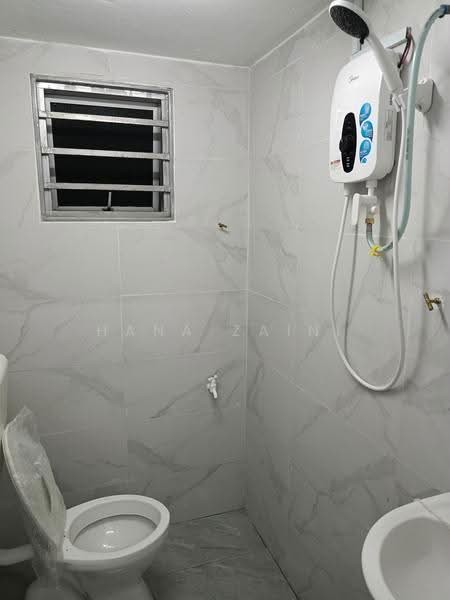 2-storey Terraced House for Rent in Seremban Jaya (Negeri Sembilan) - Hana Zaini - Bathroom - PropertyGuru.com.my