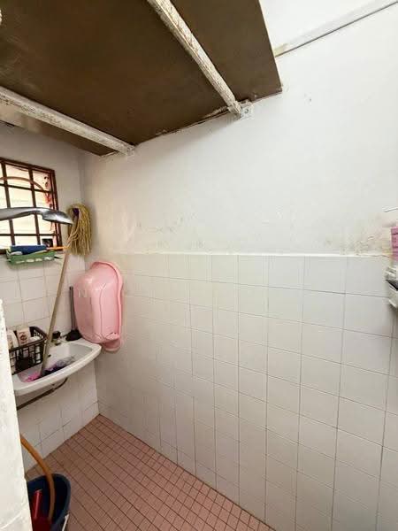 Flat for Sale at Tasek Seri Alam - Nico Chong - Bathroom - PropertyGuru.com.my