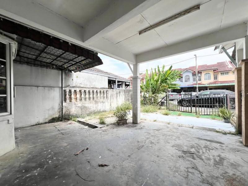 Terraced House for Sale in Puncak Alam (Selangor) - Nazrin Hakimin - Exterior - PropertyGuru.com.my