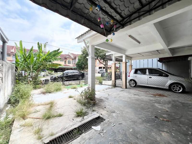 Terraced House for Sale in Puncak Alam (Selangor) - Nazrin Hakimin - Exterior - PropertyGuru.com.my