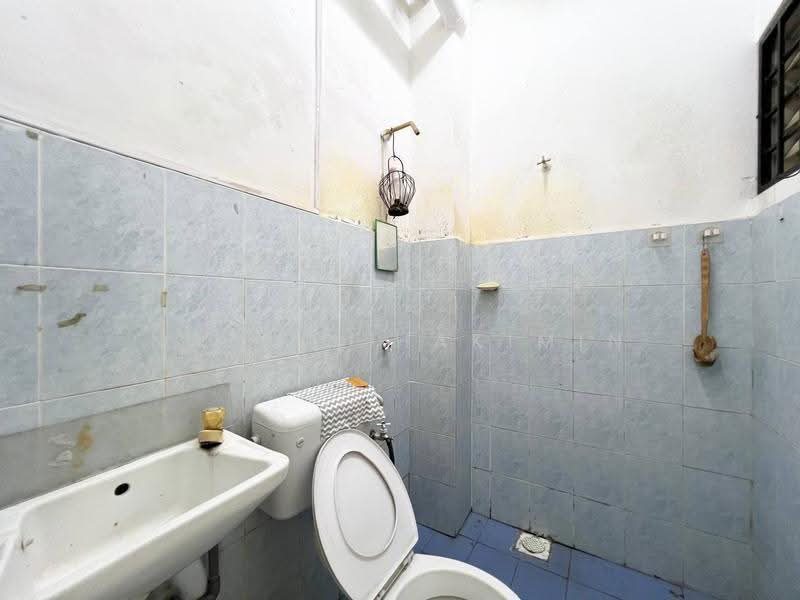 Terraced House for Sale in Puncak Alam (Selangor) - Nazrin Hakimin - Bathroom - PropertyGuru.com.my