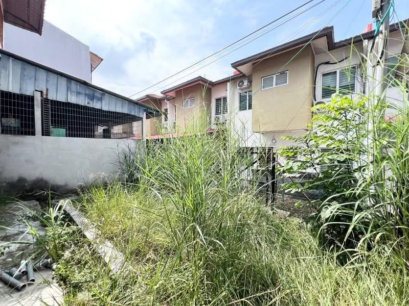 Terraced House for Sale in Puncak Alam (Selangor) - Nazrin Hakimin - Exterior - PropertyGuru.com.my