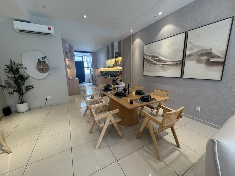 2-storey Terraced House for Sale in 16 Sierra (Puchong) - Tank Tan - Dining Room - PropertyGuru.com.my