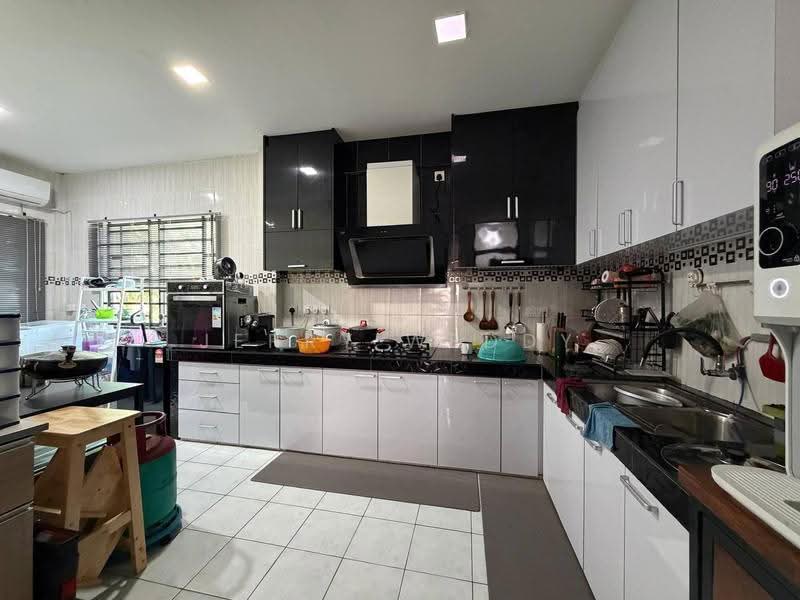 2-storey Terraced House for Sale in Kinarut (Papar) - Jerry Weddy - Kitchen - PropertyGuru.com.my