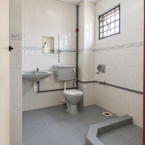 Terraced House for Sale in TAMAN PUCHONG UTAMA (Puchong) - Kho Chng Guan - Bathroom - PropertyGuru.com.my