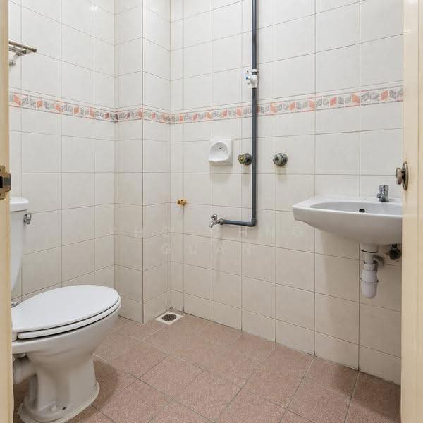 Terraced House for Sale in TAMAN PUCHONG UTAMA (Puchong) - Kho Chng Guan - Bathroom - PropertyGuru.com.my