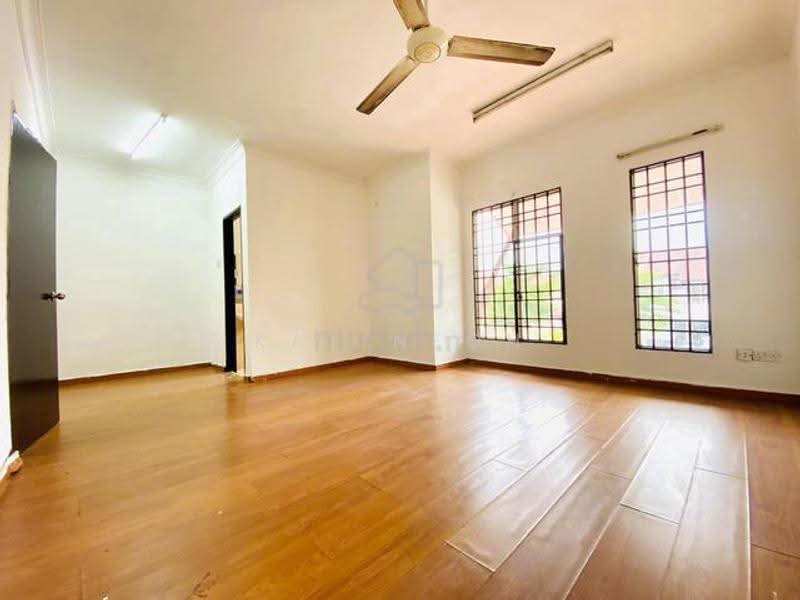 Rumah Teres 2-Tingkat untuk Dijual di Sea Park (Petaling Jaya) - KAT NEOH - Living Room - PropertyGuru.com.my