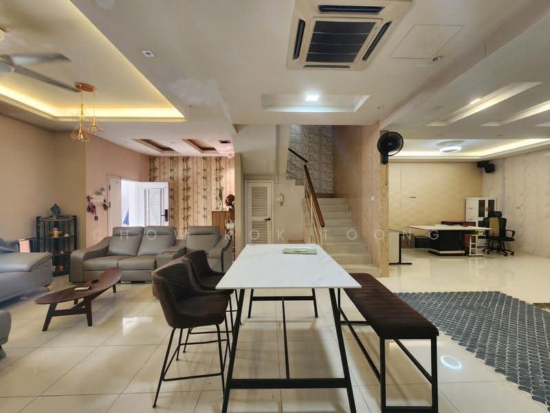 Semi-Detached House for Sale in Taman Mahkota Mutiara (Cheras) - Chow Kok Toong - Living Room - PropertyGuru.com.my