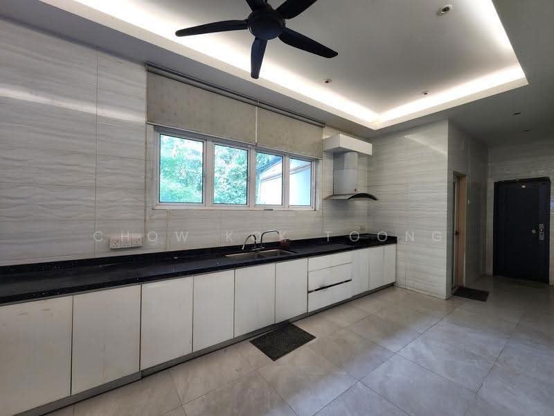 Semi-Detached House for Sale in Taman Mahkota Mutiara (Cheras) - Chow Kok Toong - Kitchen - PropertyGuru.com.my