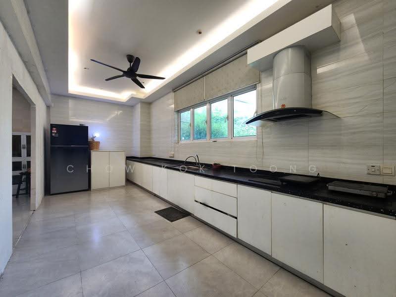 Semi-Detached House for Sale in Taman Mahkota Mutiara (Cheras) - Chow Kok Toong - Kitchen - PropertyGuru.com.my