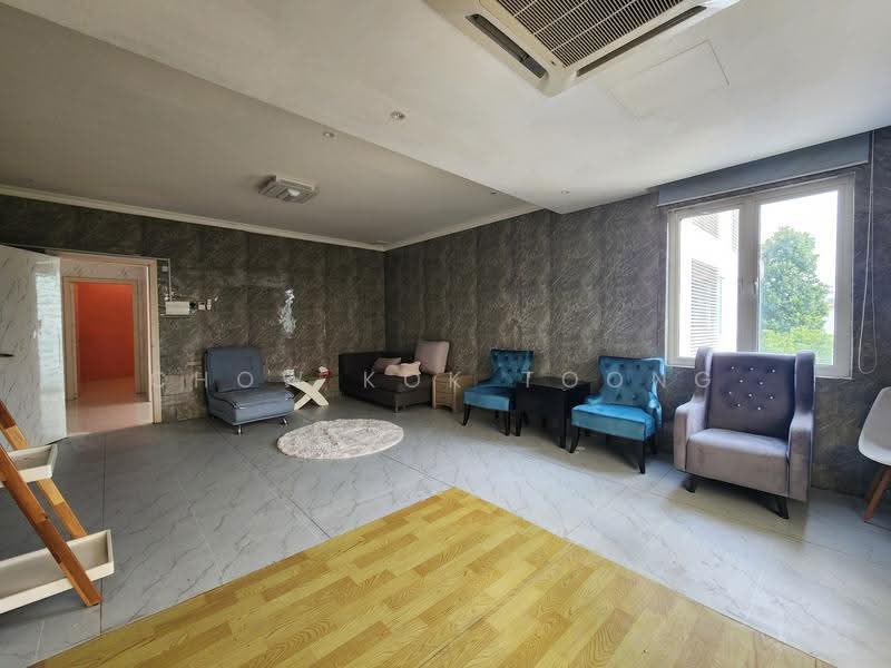 Semi-Detached House for Sale in Taman Mahkota Mutiara (Cheras) - Chow Kok Toong - Master Bedroom - PropertyGuru.com.my
