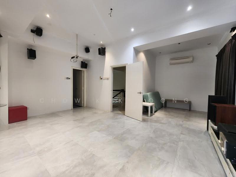 Semi-Detached House for Sale in Taman Mahkota Mutiara (Cheras) - Chow Kok Toong - Master room 2nd Floor - PropertyGuru.com.my