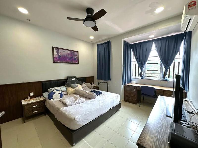 2-storey Terraced House for Sale in Taman Seri Austin (Tebrau) - Karl Lim - Bedroom - PropertyGuru.com.my
