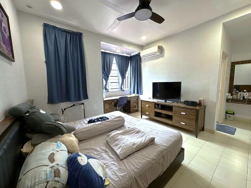 2-storey Terraced House for Sale in Taman Seri Austin (Tebrau) - Karl Lim - Bedroom - PropertyGuru.com.my