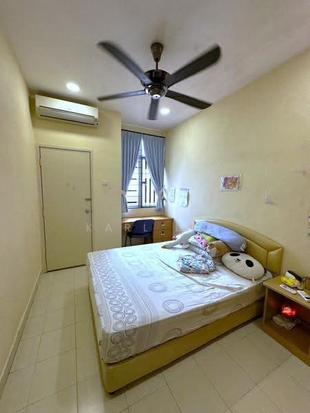 2-storey Terraced House for Sale in Taman Seri Austin (Tebrau) - Karl Lim - Bedroom - PropertyGuru.com.my