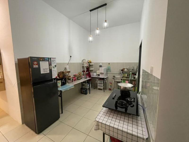 1-storey Terraced House for Rent in Iringan Bayu (Seremban) - Hana Zaini - Kitchen - PropertyGuru.com.my