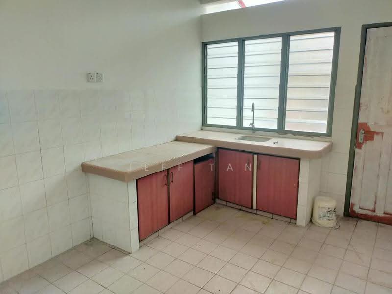 1-storey Terraced House for Sale in Taman Desa Pengkalan (Lahat) - Jeff Tan - Kitchen - PropertyGuru.com.my