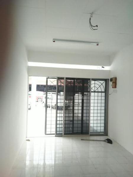 1-storey Terraced House for Sale in Taman Desa Pengkalan (Lahat) - Jeff Tan - Entrance - PropertyGuru.com.my