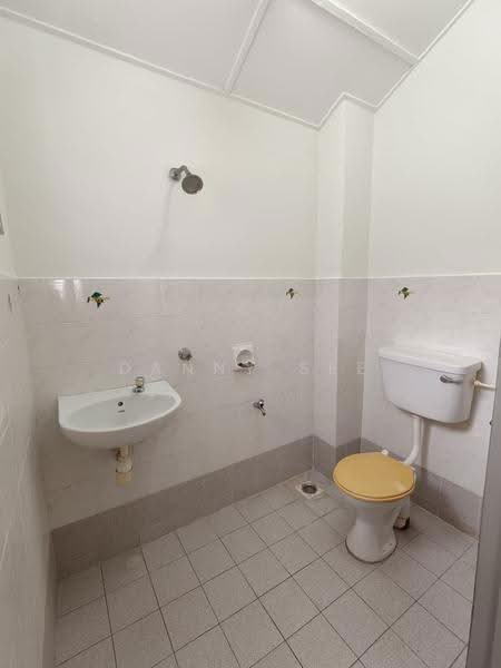 2-storey Terraced House for Rent in Bandar Indahpura (Kulai) - Danny See - Bathroom - PropertyGuru.com.my